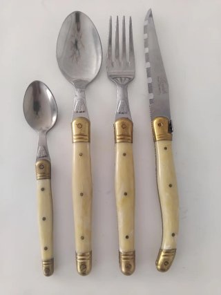 Cubertería Laguiole 12 pax