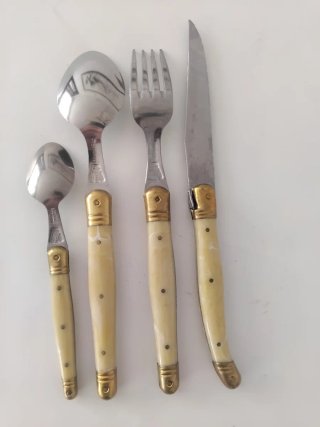 Cubertería Laguiole 12 pax