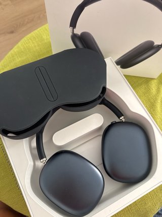 AirPods Max Midnight