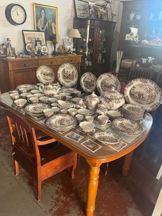 Vajilla Porcelana Inglesa Marrón y Beige