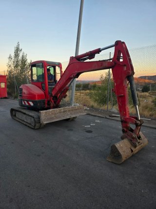 Retroexcavadora Bobcat E50 con 2 cazos