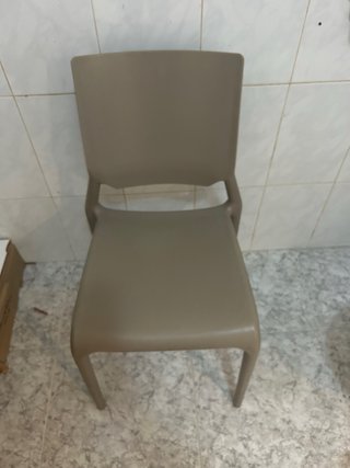 Sillas de terraza de plástico beige