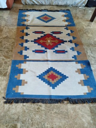 Alfombra reversible diseño geométrico