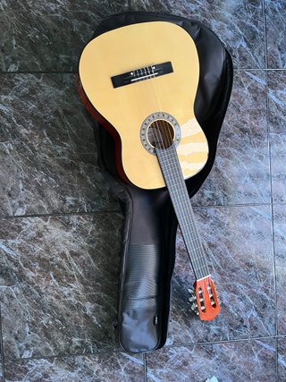 Guitarra Clásica con Funda