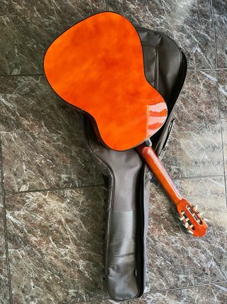 Guitarra Clásica con Funda