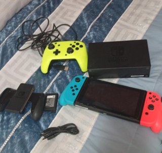 Nintendo Switch Azul y Rojo