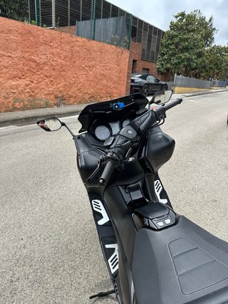 Yamaha T-Max 530 Maxi Scooter Negra