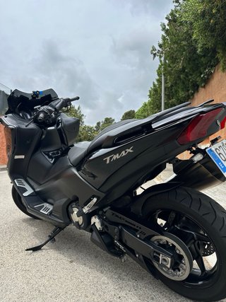 Yamaha T-Max 530 Maxi Scooter Negra