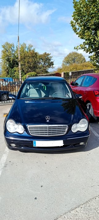 Mercedes-Benz Clase C 2003. C 220 CDI. Elegance