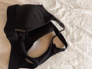 Top deportivo negro