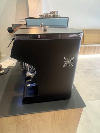 Pack Cafetera La Marzocco + 2 Molinillos Mythos