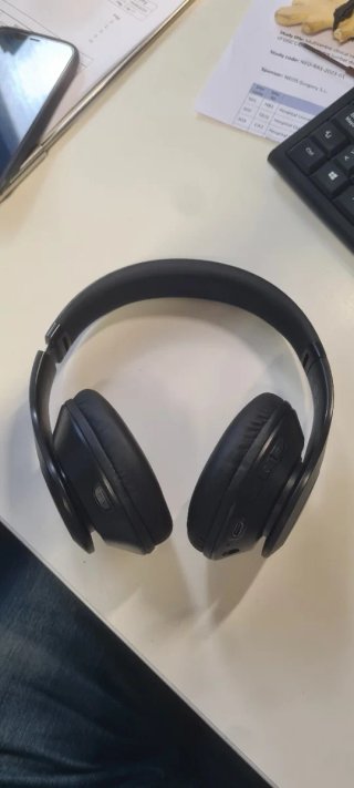 Auriculares inalámbricos negros