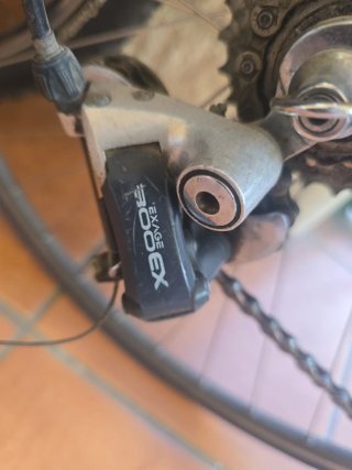 Bicicleta de carretera amarilla
