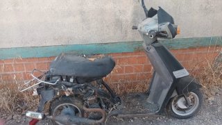 Lote de tres Suzuki Lido 75cc y motor 50cc