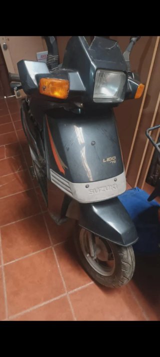 Lote de tres Suzuki Lido 75cc y motor 50cc