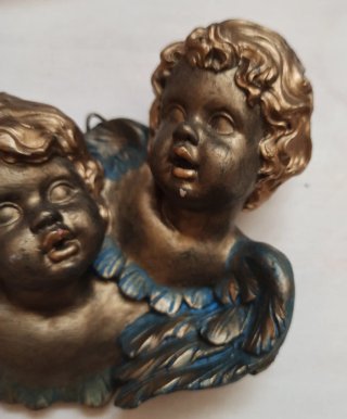Figura cerámica ángeles dorados