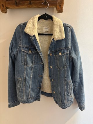 Chaqueta vaquera forro borreguito Bershka Talla XS