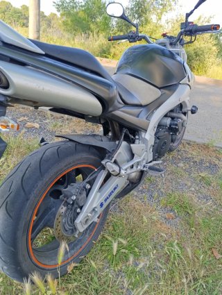 Suzuki GSR 600 Naked