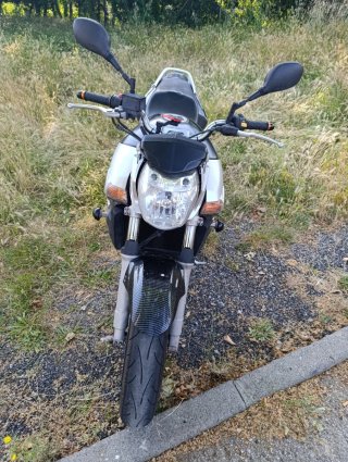 Suzuki GSR 600 Naked