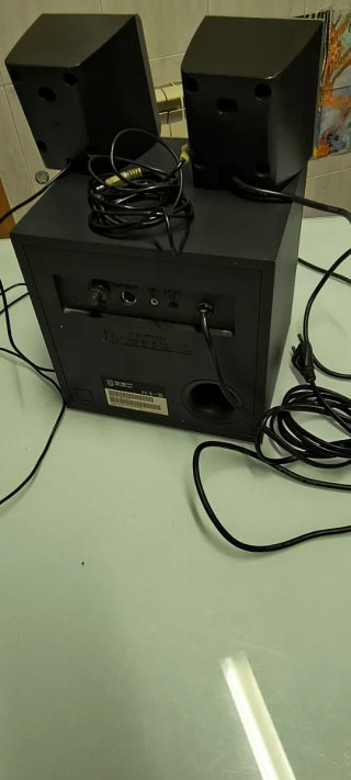 Altavoces Philips 2.1 Negro/Plata
