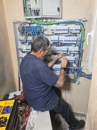 ELECTRICISTA 655909540