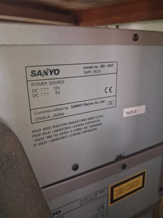 Mini cadena Sanyo RD 007 con altavoces