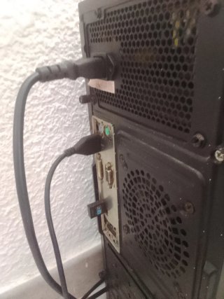 Cambio por móvil Torre PC Asus Negra