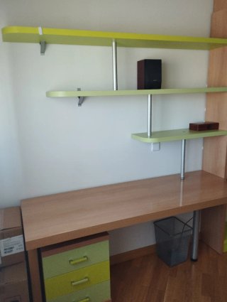 Escritorio, Estantería Modular y Cajonera.