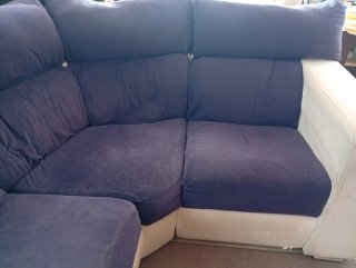 Sofá rinconero 4 plazas morado y blanco