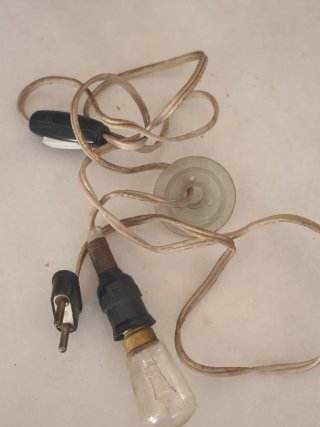 Cable de luz vintage con enchufe