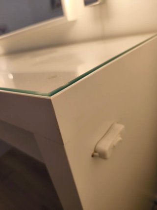 Tocador Malm con espejo y luces