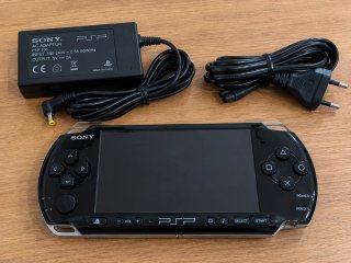 Sony PSP 3000 Negra + Cargador