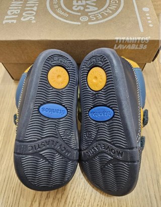 Zapatilla respetuosa Titanitos talla 21