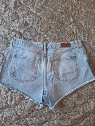 Shorts vaqueros MNG tiro alto rotos Talla 40