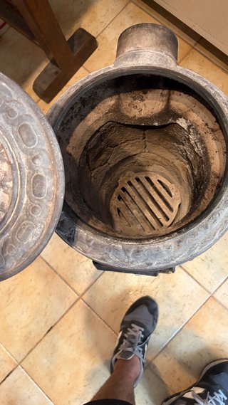 Estufa antigua de leña hierro fundido -Guadalajara