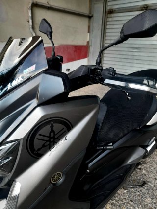 Yamaha X-MAX 250 Impecable, Akrapovič y LED