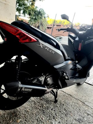 Yamaha X-MAX 250 Impecable, Akrapovič y LED