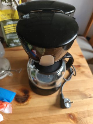 Cafetera eléctrica negra