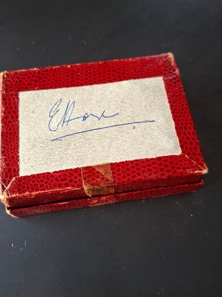 Raro box Eruzione Vesuvio 1944, con rocce e ceneri