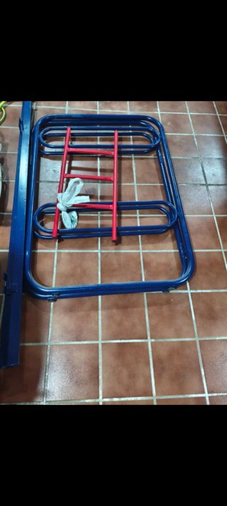 Literas metálicas con escalera