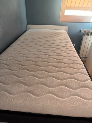 Cama IKEA alta con 4 cajones, somier y colchón