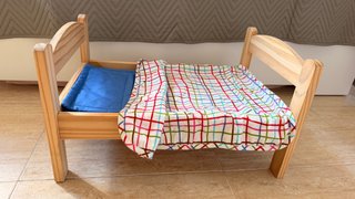 Cama de juguete para bebé de madera