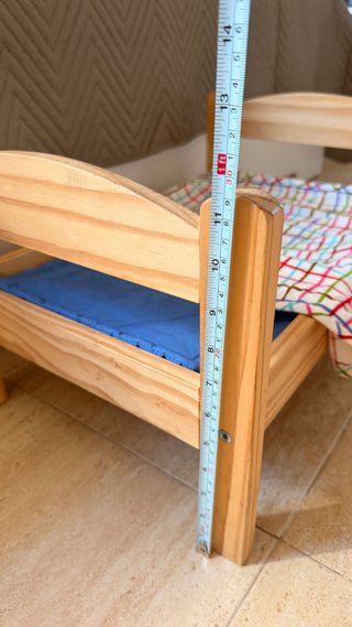 Cama de juguete para bebé de madera