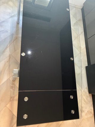 Tavolo da centro in vetro nero e acciaio