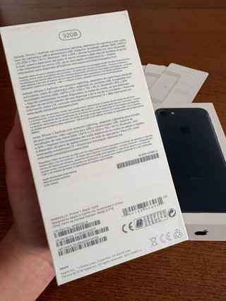 Caja iPhone 7 Vacía