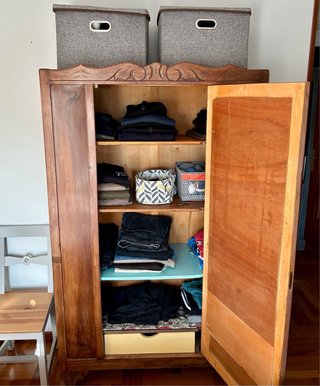 Armario antiguo madera maciza