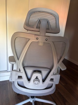 Silla de oficina ergonómica gris