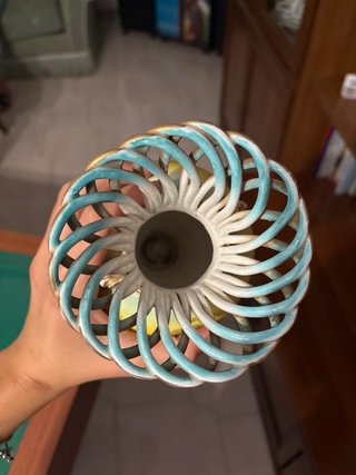 Vasi antichi decorati con paesaggio