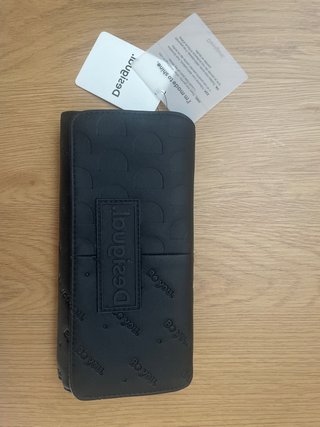 Cartera Desigual negra