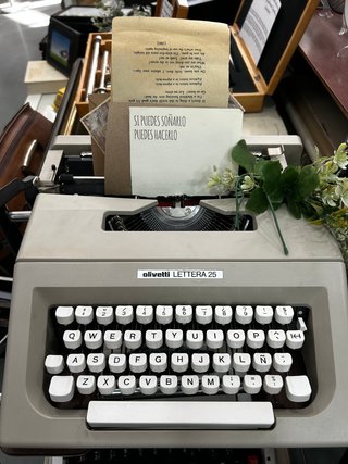 Máquina de escribir Olivetti Lettera 25 vintage